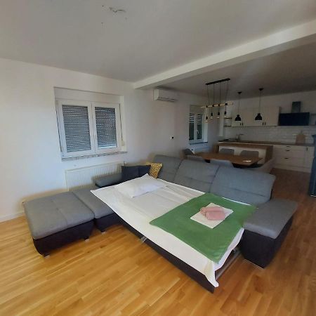 Apartman Lucija Lejlighed Biograd Na Moru Eksteriør billede