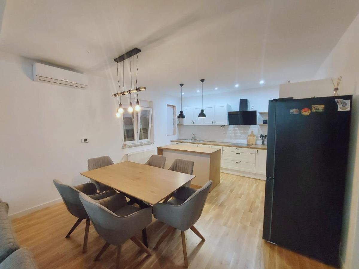 Apartman Lucija Lejlighed Biograd Na Moru Eksteriør billede